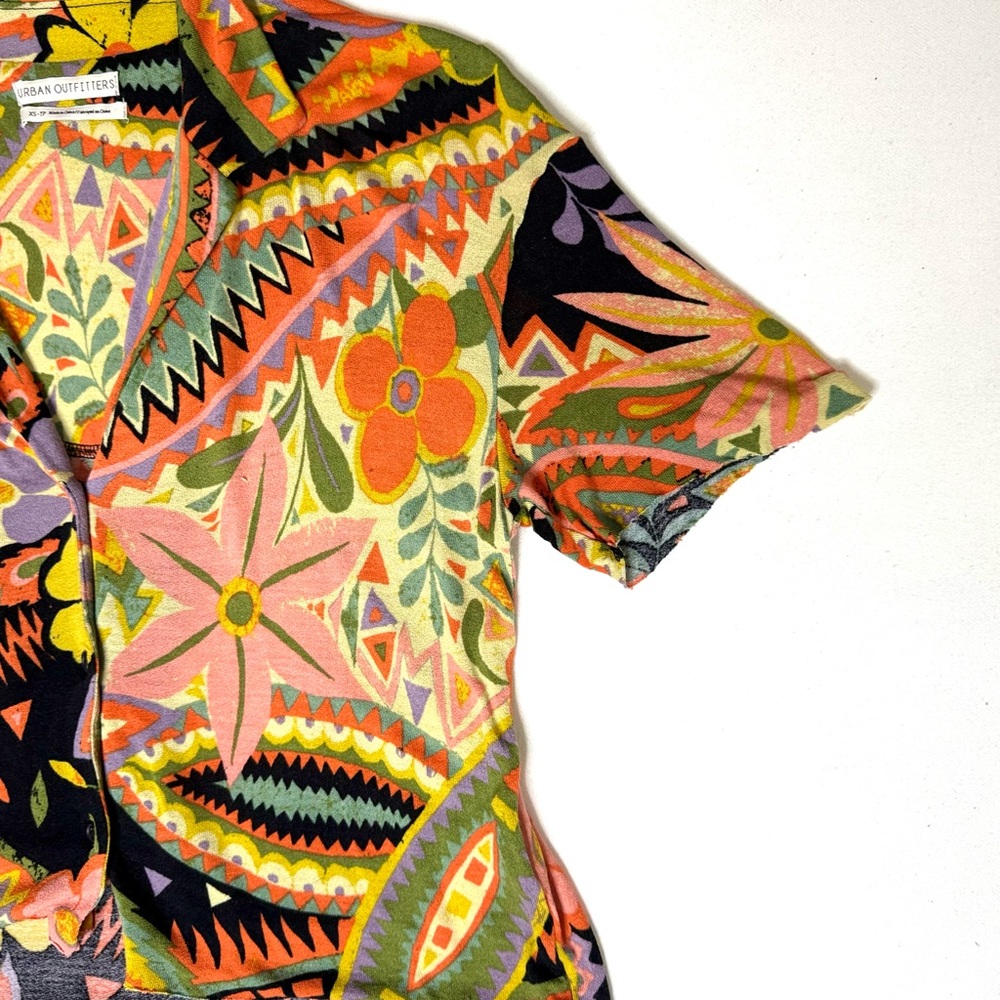 Urban Outfitters Multicolor Patterned Button Down Crop Shirt Size XS - Picture 4 of 7